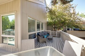 Apartment (3 Bedrooms) | Interior - 6 Mi to Downtown: Flagstaff Townhome w/ Deck (Flagstaff)