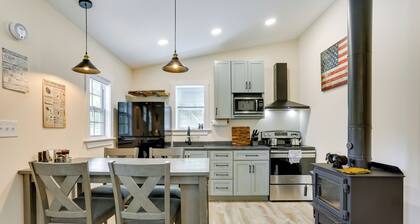 Secluded Poconos Cabin: 75 Acres & Fire Pit!