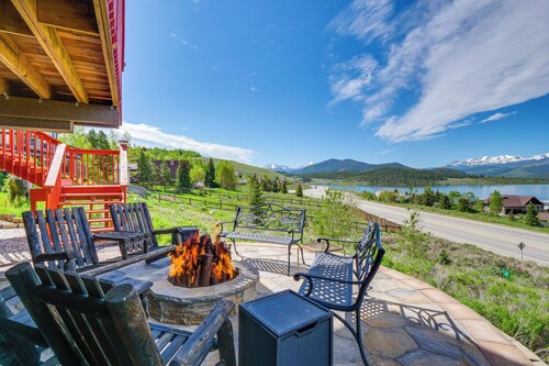 Hot Tub Relaxation: Luxe Summit Gem w/ Mtn Views