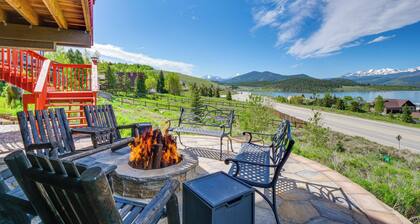 Hot Tub Relaxation: Luxe Summit Gem w/ Mtn Views