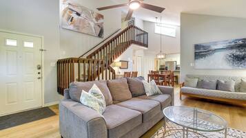 House (3 Bedrooms) | Interior
