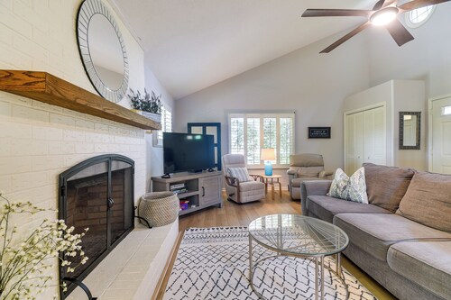 Walk to North Myrtle Beach: Family-friendly Home!
