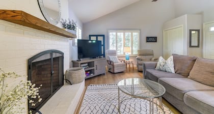Walk to North Myrtle Beach: Family-friendly Home!
