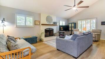 House (3 Bedrooms) | Interior