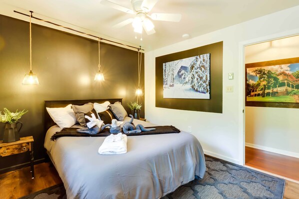 House (5 Bedrooms) | Interior