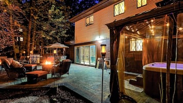 House (5 Bedrooms) | Interior