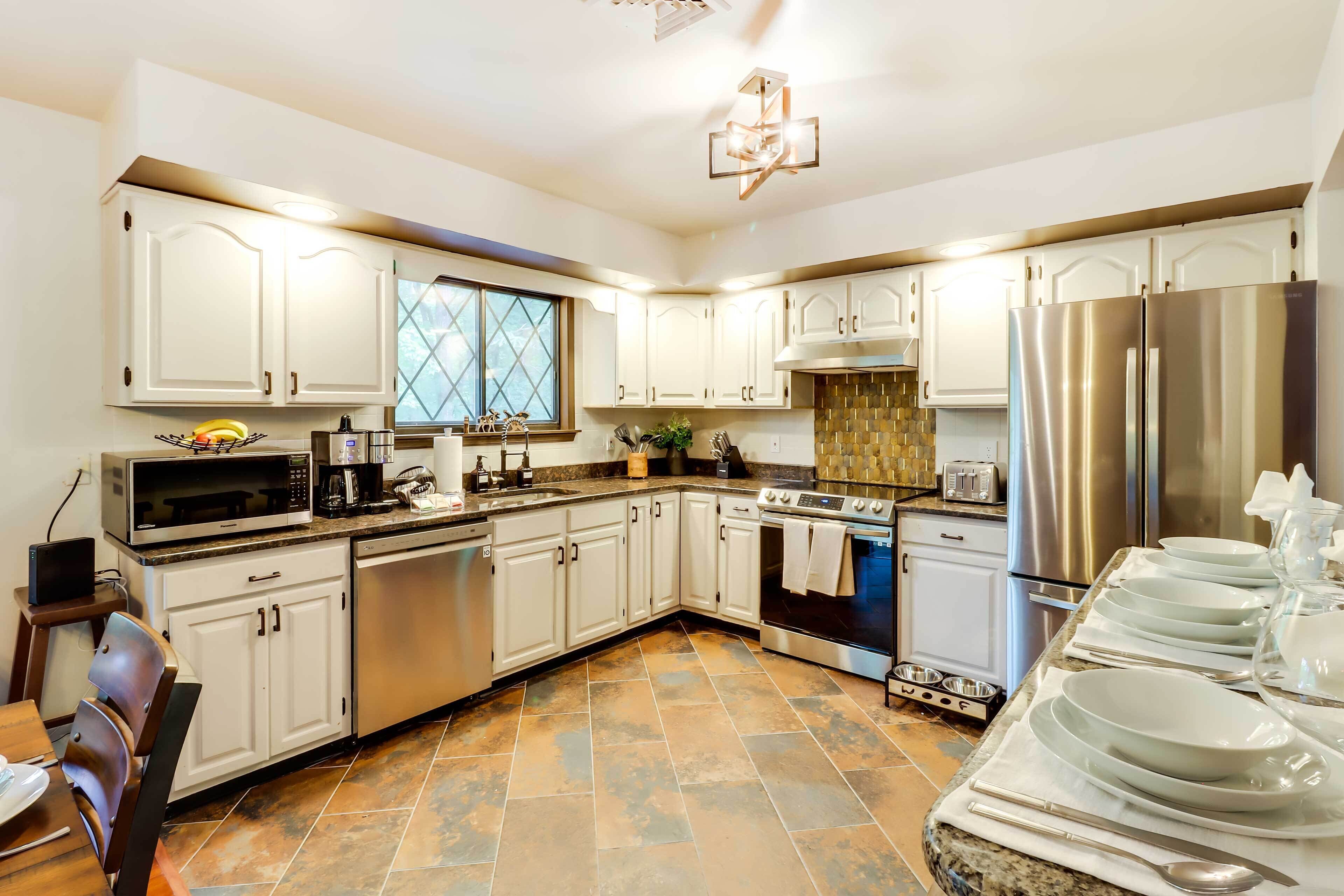 House (5 Bedrooms) | Interior