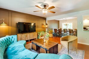 House (5 Bedrooms) | Interior