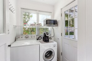 House (1 Bedroom) | Interior