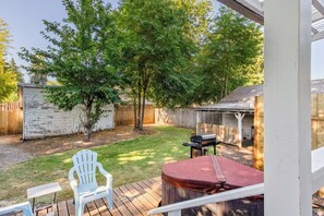 Interior - Charming Eugene Retreat: Private Hot Tub & Yard! (Eugene)