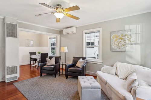 Charming Eugene Retreat: Private Hot Tub & Yard!