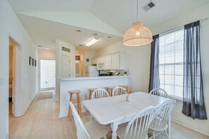 Apartment (2 Bedrooms) | Interior - 4 Mi to Broadway at the Beach: Golf Resort Getaway (Myrtle Beach)