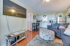 Apartment (1 Bedroom) | Interior - Steps to Ocean: North Myrtle Beach Condo w/ Porch! (North Myrtle Beach)