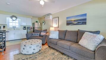 Apartment (1 Bedroom) | Interior