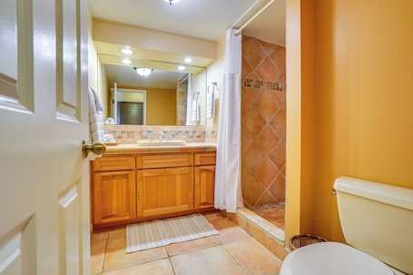 Apartment (2 Bedrooms) | Interior. Maunaloa Vacation Rental - Walk to Kepuhi Beach!