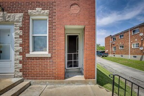 Apartment (3 Bedrooms) | Interior - Convenient Jennings Apartment, 12 Mi to St Louis! (Jennings)