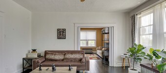 Walk to Restaurants: Cozy, Convenient Jennings Apt