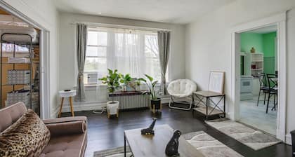 Convenient Jennings Apartment, 12 Mi to St Louis!