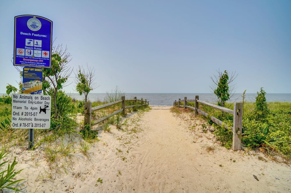 Pet-friendly Villas Vacation Rental: Walk to Bay - Villas, NJ