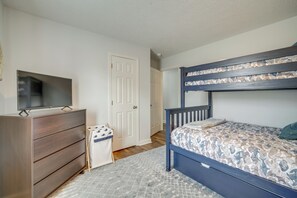 House (3 Bedrooms) | Interior - Pet-friendly Villas Vacation Rental: Walk to Bay (Villas)