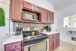 Apartment (2 Bedrooms) | Interior - St Louis Vacation Rental ~ 10 Mi to Downtown! (St. Louis)