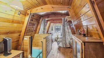 House (1 Bedroom) | Interior