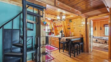 House (1 Bedroom) | Interior