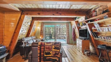 House (1 Bedroom) | Interior