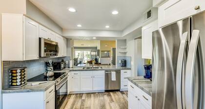 Pool Access: Newly Renovated Palm Desert Condo