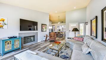 Apartment (2 Bedrooms) | Front of property