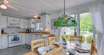 Vibrant Waterfront Vacation Rental on Lake Huron!