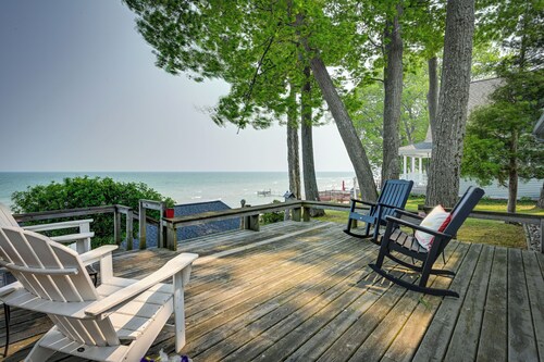 Vibrant Waterfront Vacation Rental on Lake Huron!