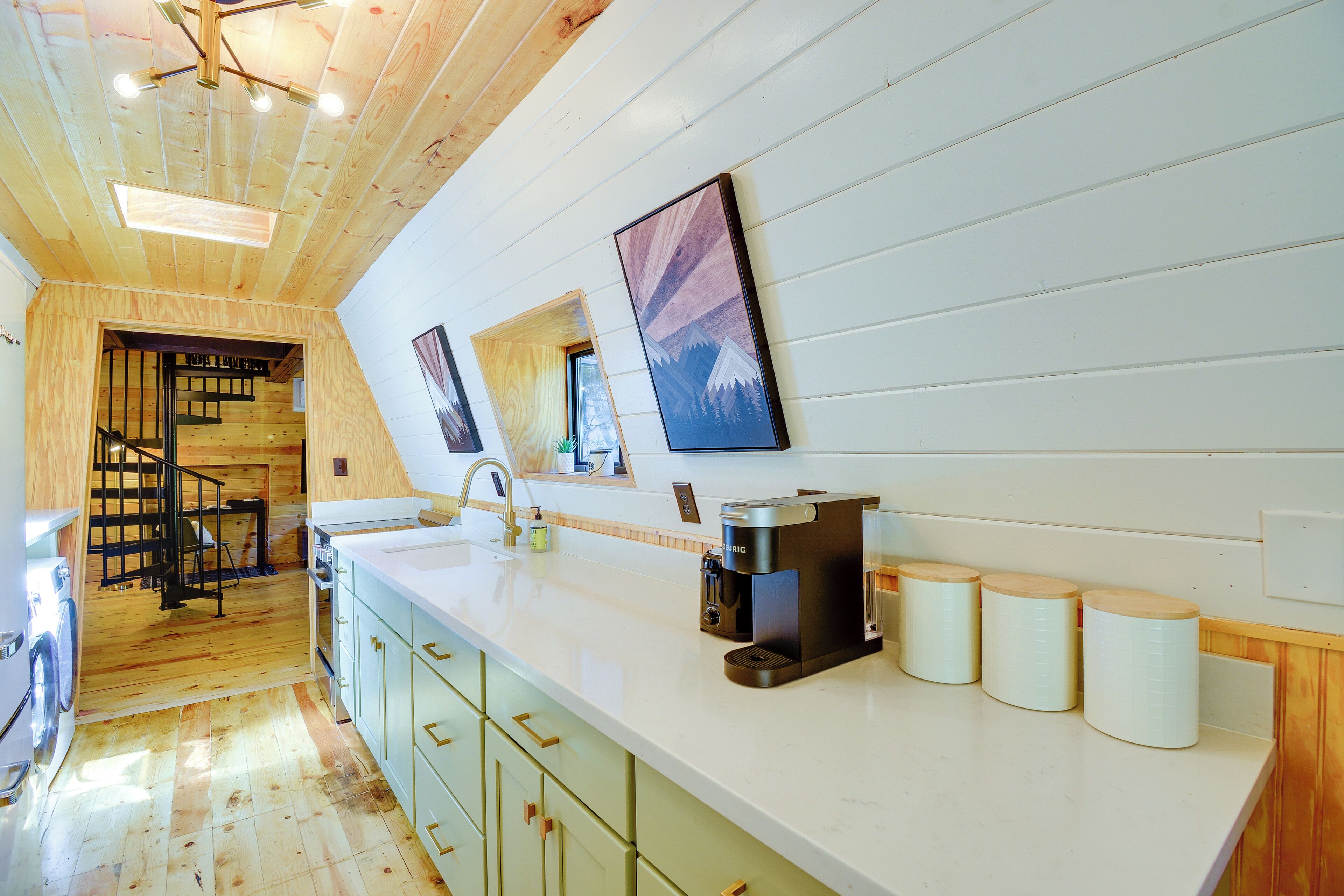 المنشأة من الداخل