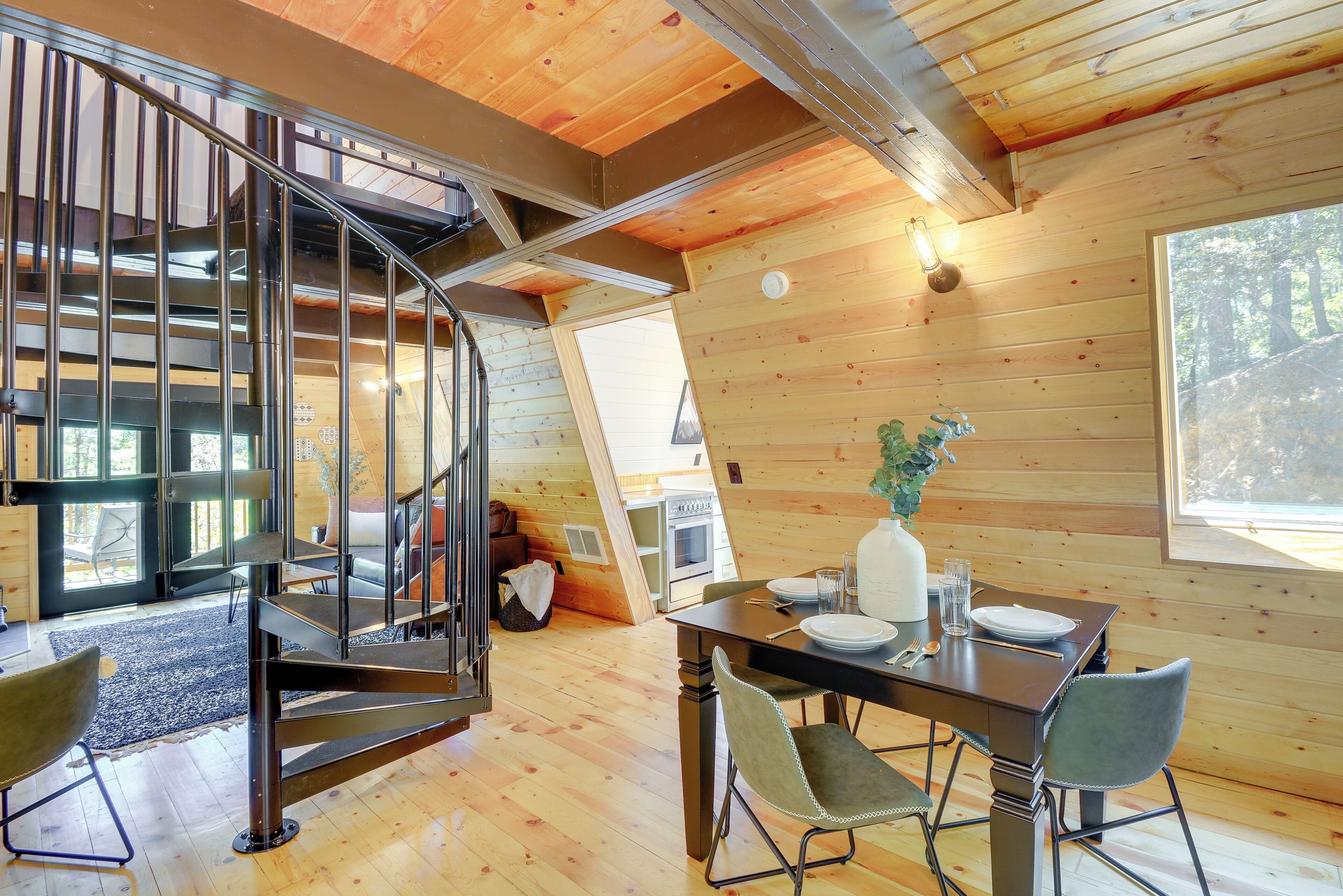 House (2 Bedrooms) | Interior