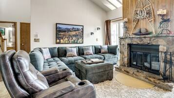Apartment (2 Bedrooms) | Front of property