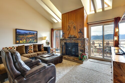 Cozy Condo w/ Balcony & Mtn View in Silverthorne!