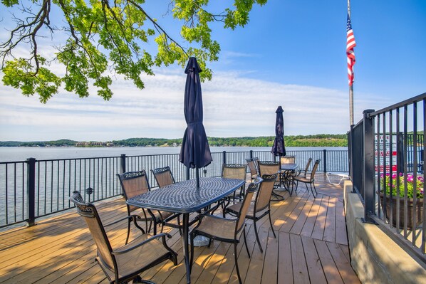 屋外ダイニングエリア