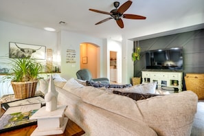 TV, books - 'sunny V' Arizona Retreat w/ Private Pool & Patio (Surprise)