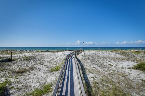 Okaloosa Island Condo Near Boardwalk & Beach!