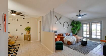 Cozy Arizona Retreat w/ Pool Access, Patio & Grill