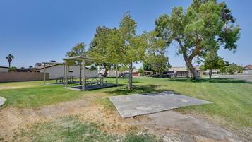 Tempat makan outdoor