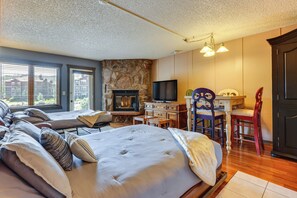 Apartment (0 Bedroom) | Interior - 2 Mi to Granby Ranch: Granby Vacation Rental! (Granby)