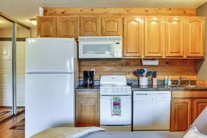 Apartment (0 Bedroom) | Interior - 2 Mi to Granby Ranch: Granby Vacation Rental! (Granby)