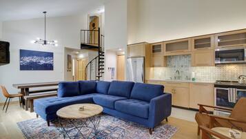 Apartment (2 Bedrooms) | Front of property