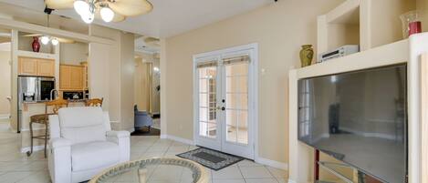 House (5 Bedrooms) | Interior
