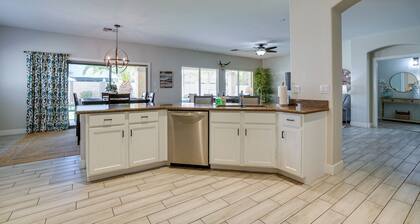 Luxe Surprise Home: Pool, Putting Green & Hot Tub!