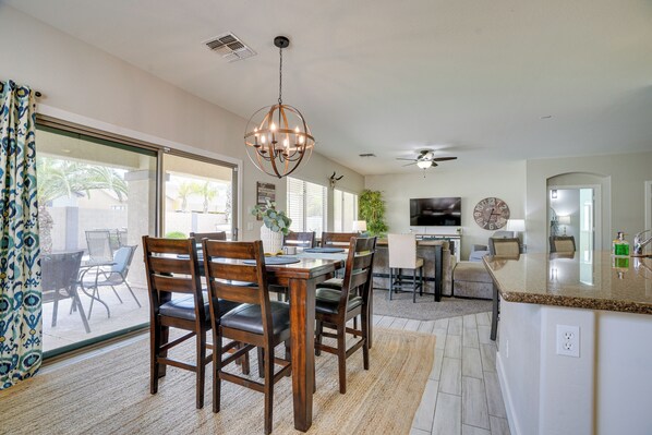 Dining - Luxe Surprise Home: Pool, Putting Green & Hot Tub! (Surprise)