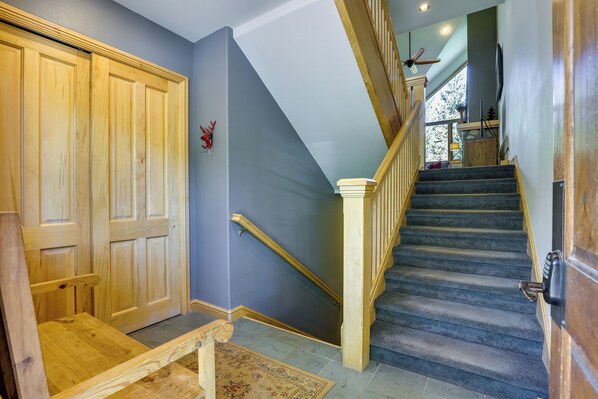 Apartment (3 Bedrooms) | Interior - Walk to Ski Lifts: Townhome w/ Hot Tub in Keystone (Keystone)