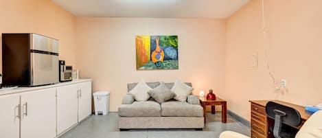 House (1 Bedroom) | Interior