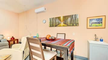 House (1 Bedroom) | Interior